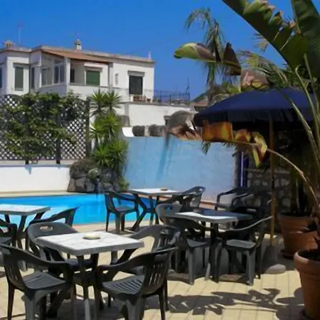 Szálloda Il Nespolo 3*