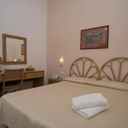 Il Nespolo Hotell 3*