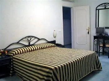 Il Nespolo Hotell 3*