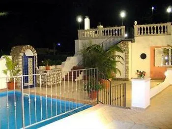 Il Nespolo Hotell