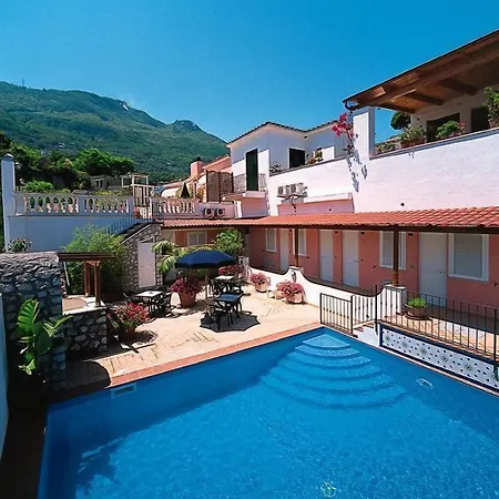Il Nespolo